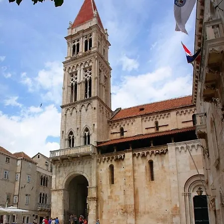 Апартаменты Jana Трогир